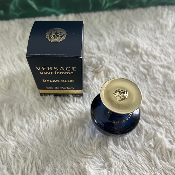 NIB Versace Pour Femme Dylan Blue Eau de Parfum Miniature Perfume 5ml 0.17oz - Picture 3 of 4